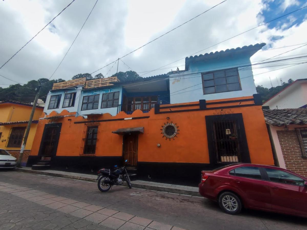 Casa Satoshi Pansiyon San Cristóbal de Las Casas Dış mekan fotoğraf