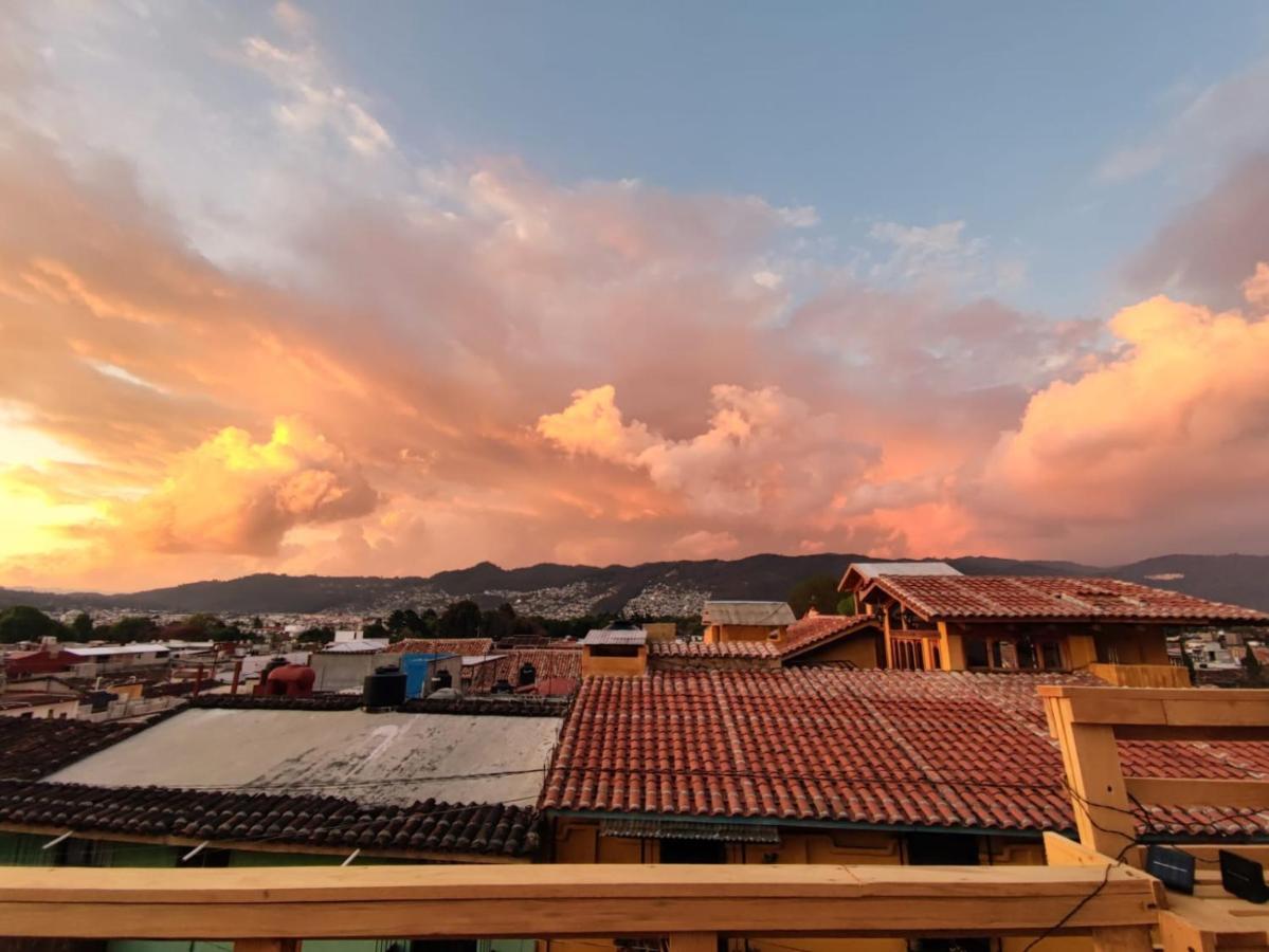 Casa Satoshi Pansiyon San Cristóbal de Las Casas Dış mekan fotoğraf